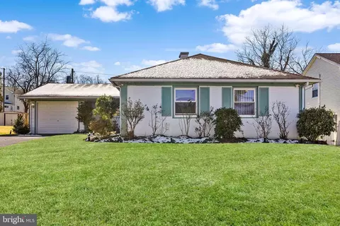 50 Pastoral Ln, Willingboro, NJ 08046