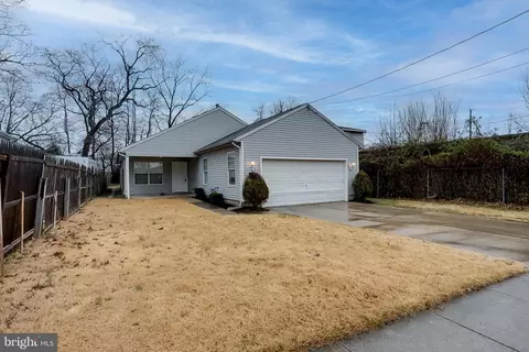 626 Spruce St, Beverly, NJ 08010