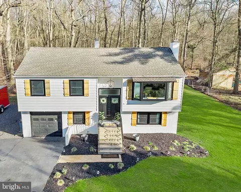 28056 Gaunts Bridge Rd, Columbus, NJ 08022