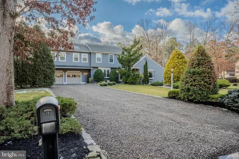Exterior - 19 North Dr, Tabernacle, NJ 08088 photo 2 of 9