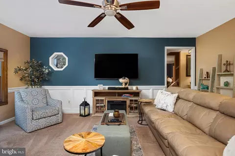 Living - 19 North Dr, Tabernacle, NJ 08088 photo 3 of 5