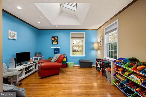 Living - 19 North Dr, Tabernacle, NJ 08088 photo 2 of 5
