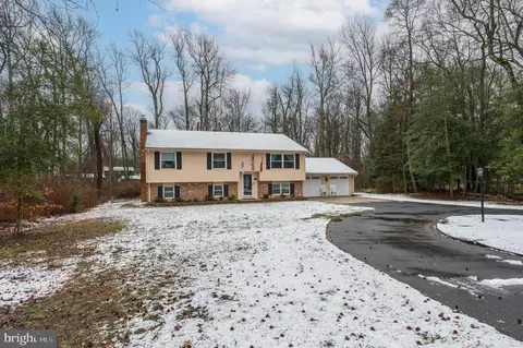 101 Christopher Mill Rd, Medford, NJ 08055