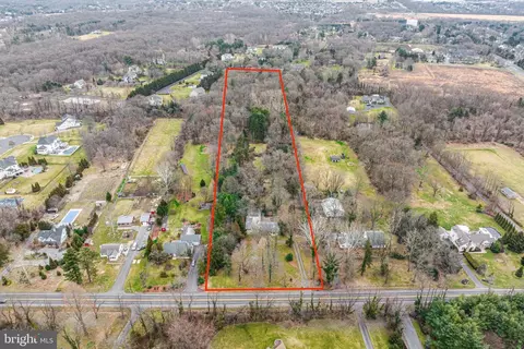 422 Bridgeboro Rd, Moorestown, NJ 08057