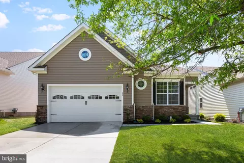 22 Woodfield Cir, Pemberton, NJ 08068