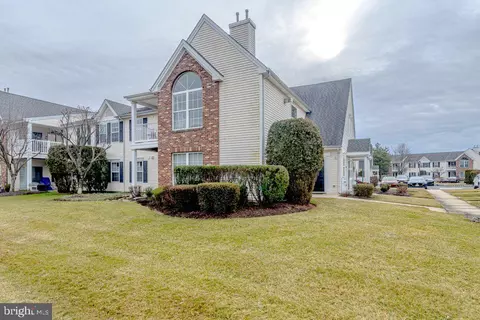 1608 B Staghorn Dr, Mount Laurel, NJ 08054