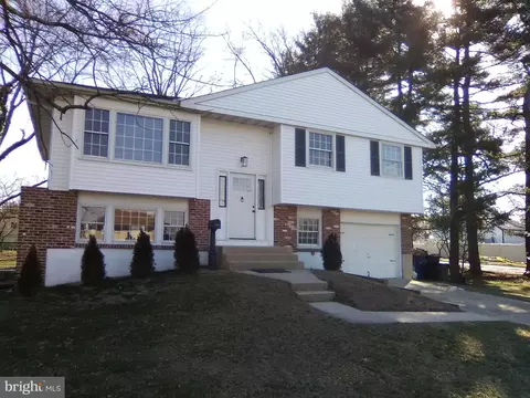 213 Susan Dr, Cinnaminson, NJ 08077