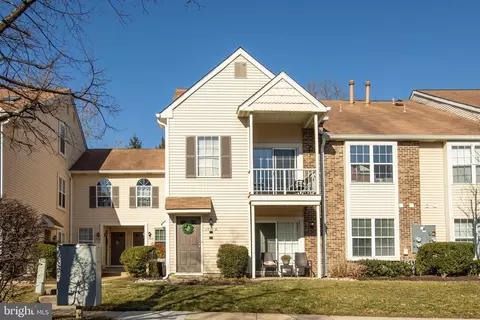 1714 B Ralston Dr, Mount Laurel, NJ 08054