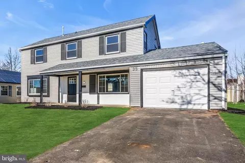35 Pond Ln, Willingboro, NJ 08046