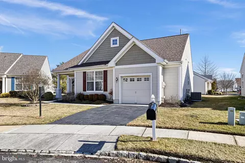 16 Begonia Ct, Marlton, NJ 08053