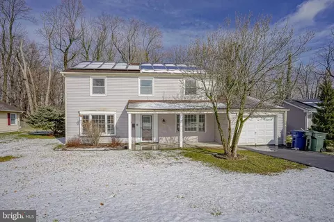 39 Paddock Ln, Willingboro, NJ 08046
