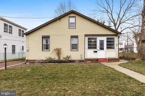 217 Lafayette St, Bordentown, NJ 08505