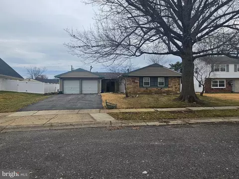 36 Gardenbrook Ln, Willingboro, NJ 08046