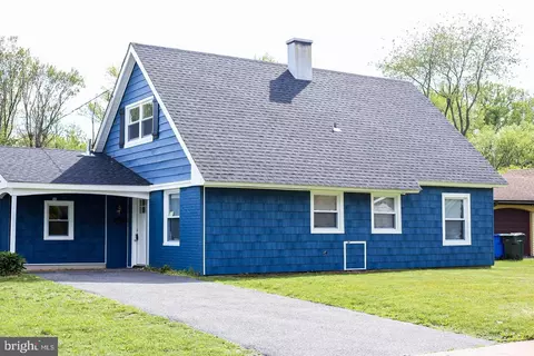 42 Budhollow Ln, Willingboro, NJ 08046