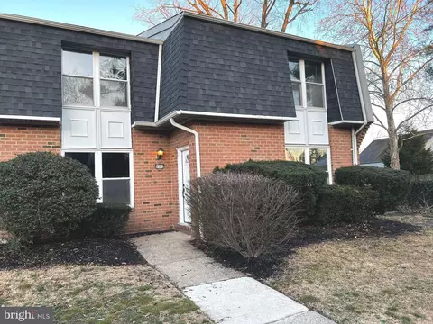 1141 Harbour Dr, Palmyra, NJ 08065