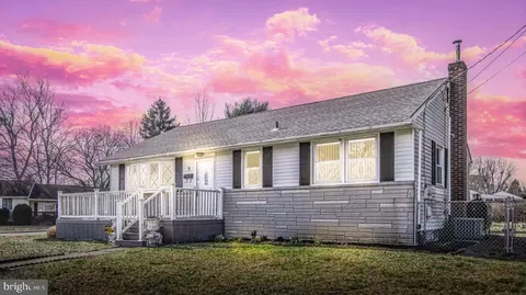 5 Hughes Ave, Pemberton, NJ 08068