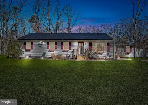 211 Front St, Southampton, NJ 08088