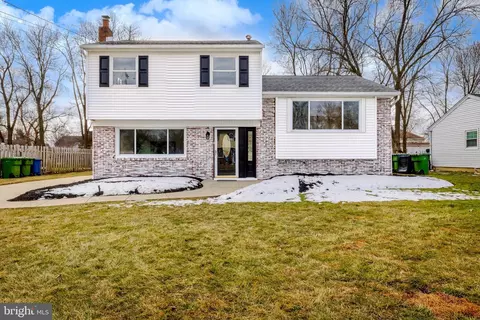 14 Abington Ave, Marlton, NJ 08053