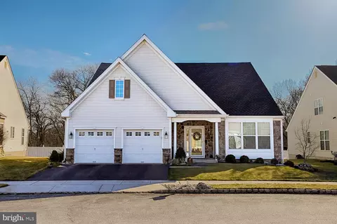 23 Hibiscus Dr, Marlton, NJ 08053