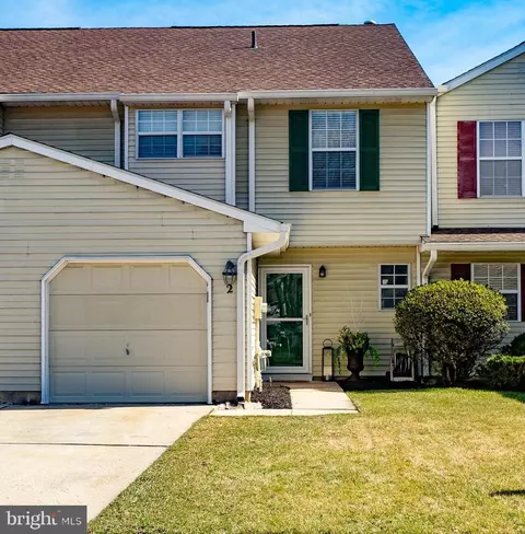 2 Salisbury Ct, Bordentown, NJ 08505