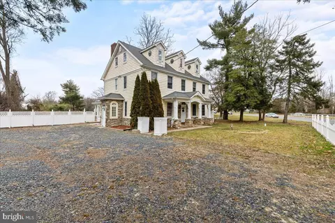 3069 Route 206, Columbus, NJ 08022