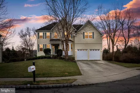 17 Crofton Chase Ct, Marlton, NJ 08053