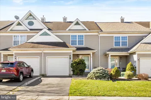 30 Tattersall Dr, Burlington, NJ 08016