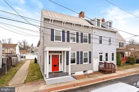 22 E Church St, Bordentown, NJ 08505
