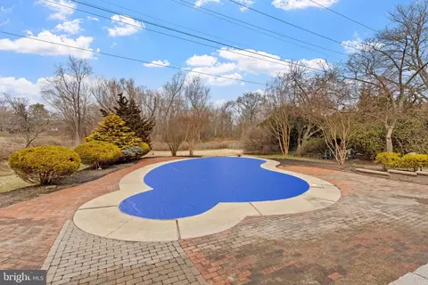 Exterior - 413 Wayne Dr, Cinnaminson, NJ 08077 photo 8 of 12