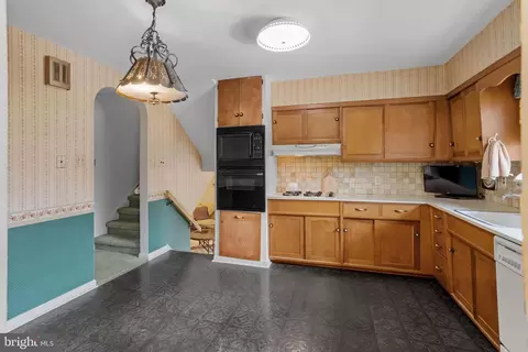Kitchen - 413 Wayne Dr, Cinnaminson, NJ 08077 photo 2 of 2