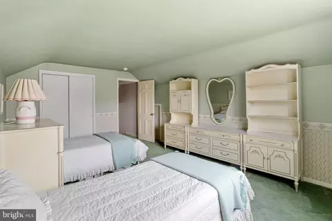 Bedroom - 413 Wayne Dr, Cinnaminson, NJ 08077 photo 5 of 5