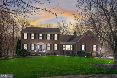 4 Brookwood Ct, Mount Laurel, NJ 08054