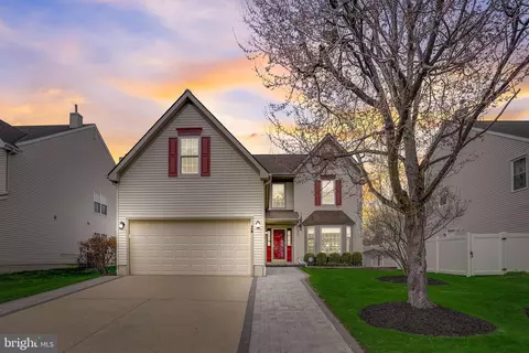 34 Longbridge Dr, Mount Laurel, NJ 08054