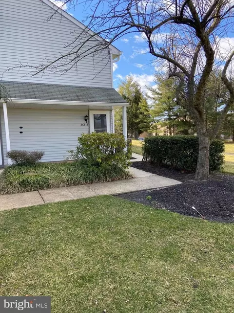 366 B Willow Turn Turn, Mount Laurel, NJ 08054