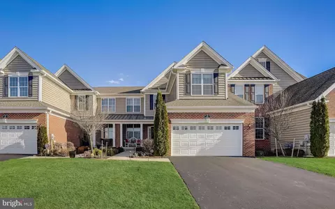503 Hazeltine Cir, Moorestown, NJ 08057