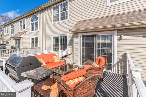 Exterior - 45 Heron Pointe Ct, Marlton, NJ 08053 photo 4 of 6