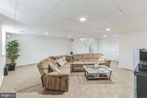 Living - 45 Heron Pointe Ct, Marlton, NJ 08053 photo 7 of 8