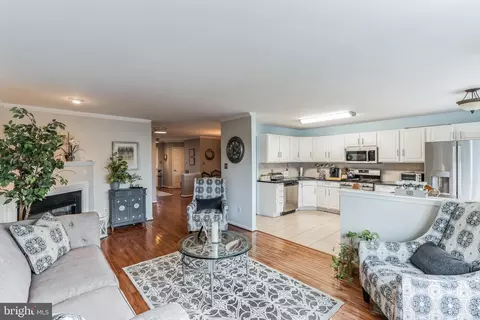 Living - 45 Heron Pointe Ct, Marlton, NJ 08053 photo 5 of 8