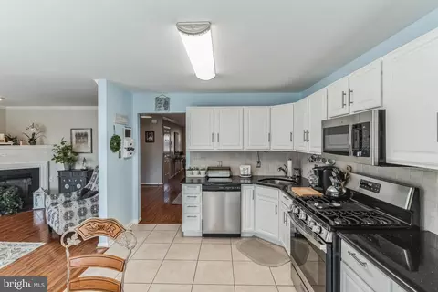 Kitchen - 45 Heron Pointe Ct, Marlton, NJ 08053 photo 2 of 4