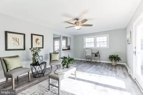 Living - 370 S Maple Ave, Maple Shade, NJ 08052 photo 3 of 7