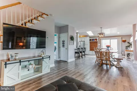 Dining - 500 Walnut St, Delanco, NJ 08075 photo 6 of 6