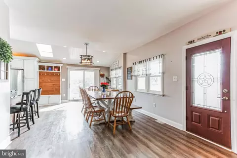 Dining - 500 Walnut St, Delanco, NJ 08075 photo 5 of 6