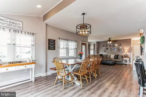 Dining - 500 Walnut St, Delanco, NJ 08075 photo 3 of 6
