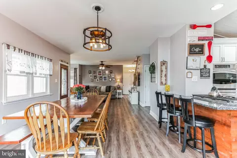 Dining - 500 Walnut St, Delanco, NJ 08075 photo 2 of 6