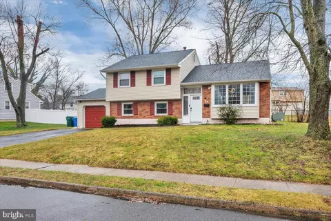 115 Dawn Dr, Eastampton, NJ 08060