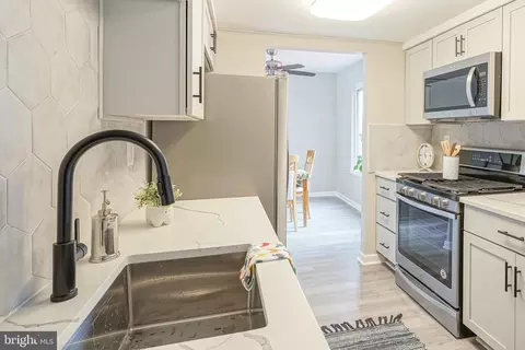 Kitchen - 197 Cypress Ct, Marlton, NJ 08053 photo 3 of 3
