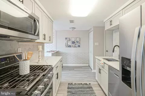 Kitchen - 197 Cypress Ct, Marlton, NJ 08053 photo 2 of 3
