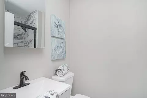 Bath - 197 Cypress Ct, Marlton, NJ 08053 photo 3 of 4