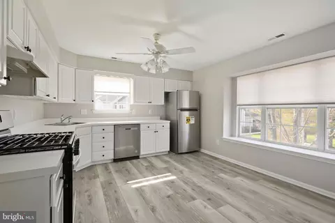 Kitchen - 7204 B Normandy Dr, Mount Laurel, NJ 08054 photo 2 of 2