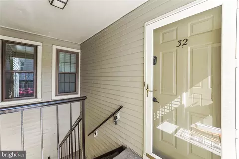 Exterior - 32 Summit Ct, Marlton, NJ 08053 photo 2 of 7